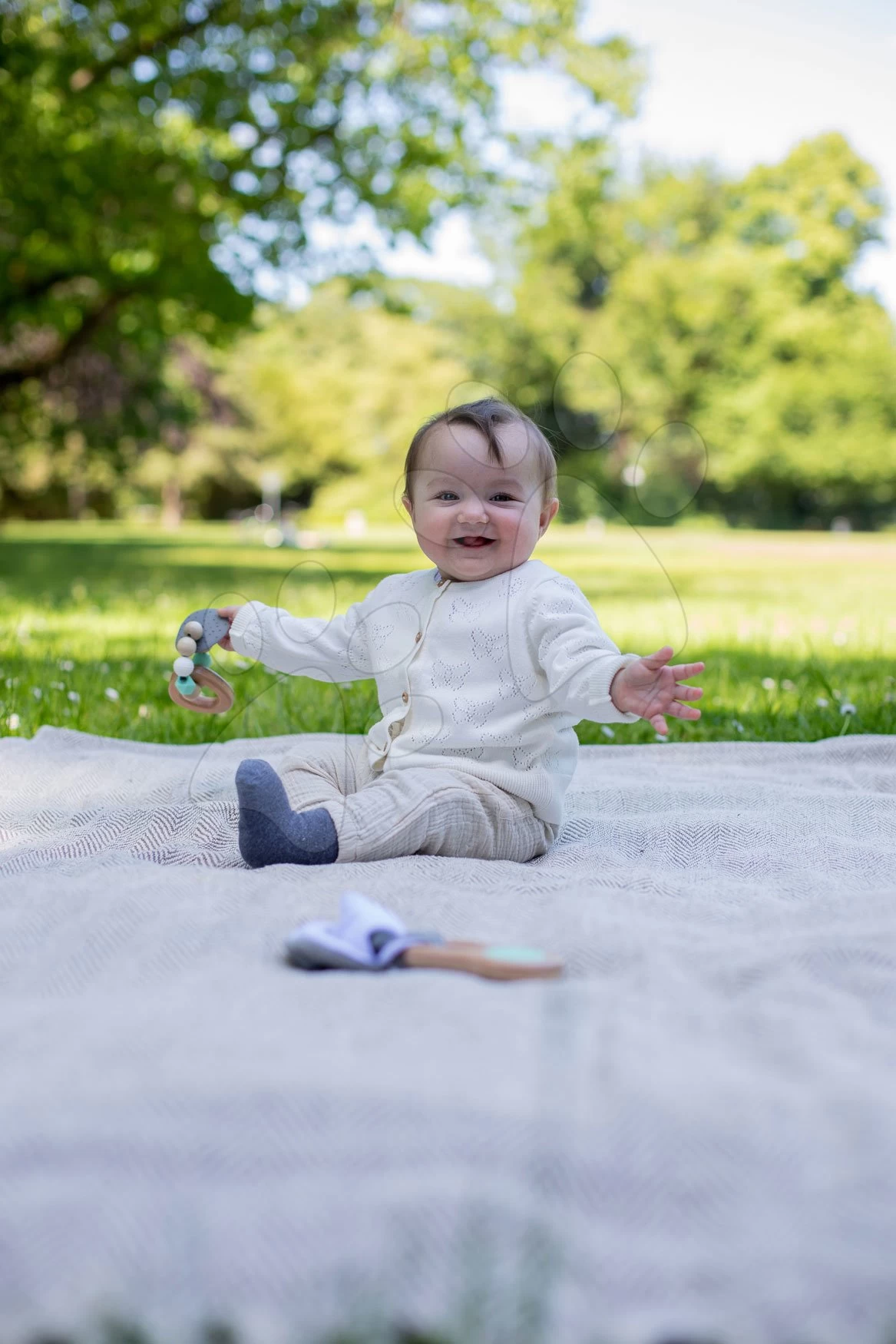 Holzbeißring Silikon Bio 100% Natur Baby PureTeether Eichhorn Mit Kugeln Und Griff Ab 3 Monaten – Bild 5