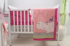 Decke Sateen Hippo ToTs SmarTrike Hippopotamus 100% Baumwollsatin-Aussehen Rosa Look Ab 0 Monaten