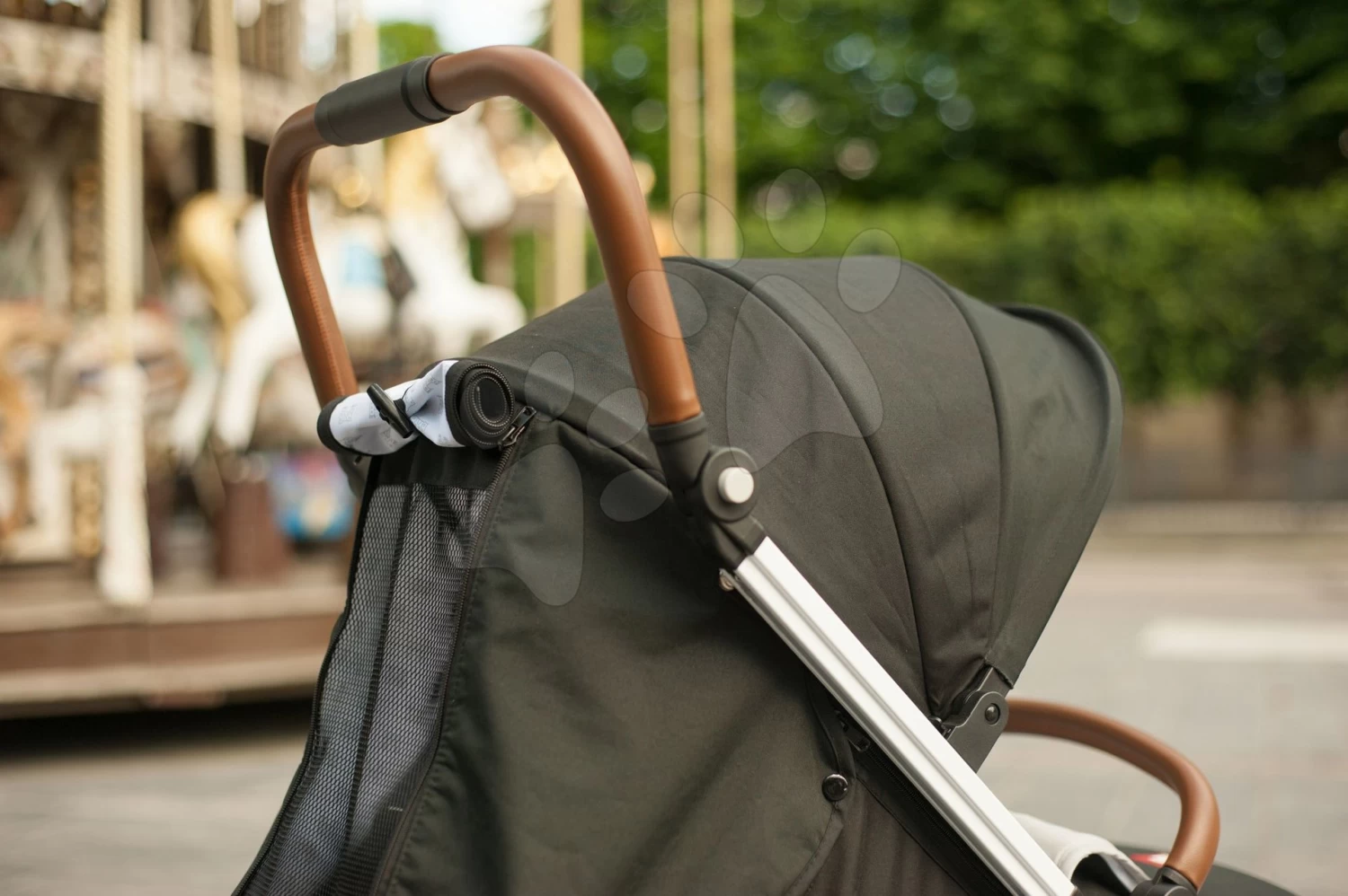 Sportkinderwagen CityLink® III Red Castle Faltbar Mit Weißer Konstruktion Und 5-Punkt-Sicherheitsgurt Ab 0 Monaten – Bild 18