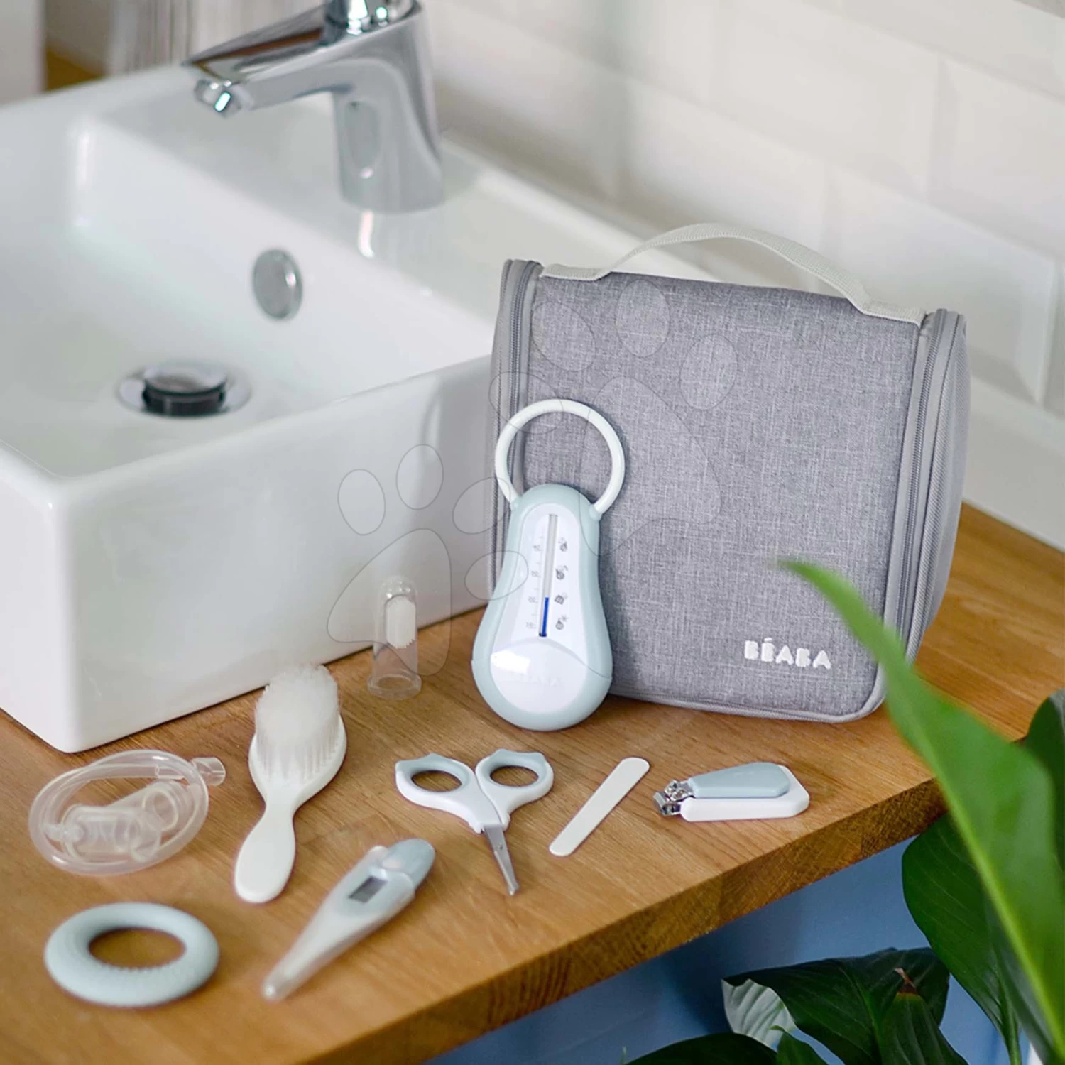 Babypflegeprodukte Hanging Toiletry Pouch Beaba In Hängetasche Mit 9 Zubehör Grün-blau