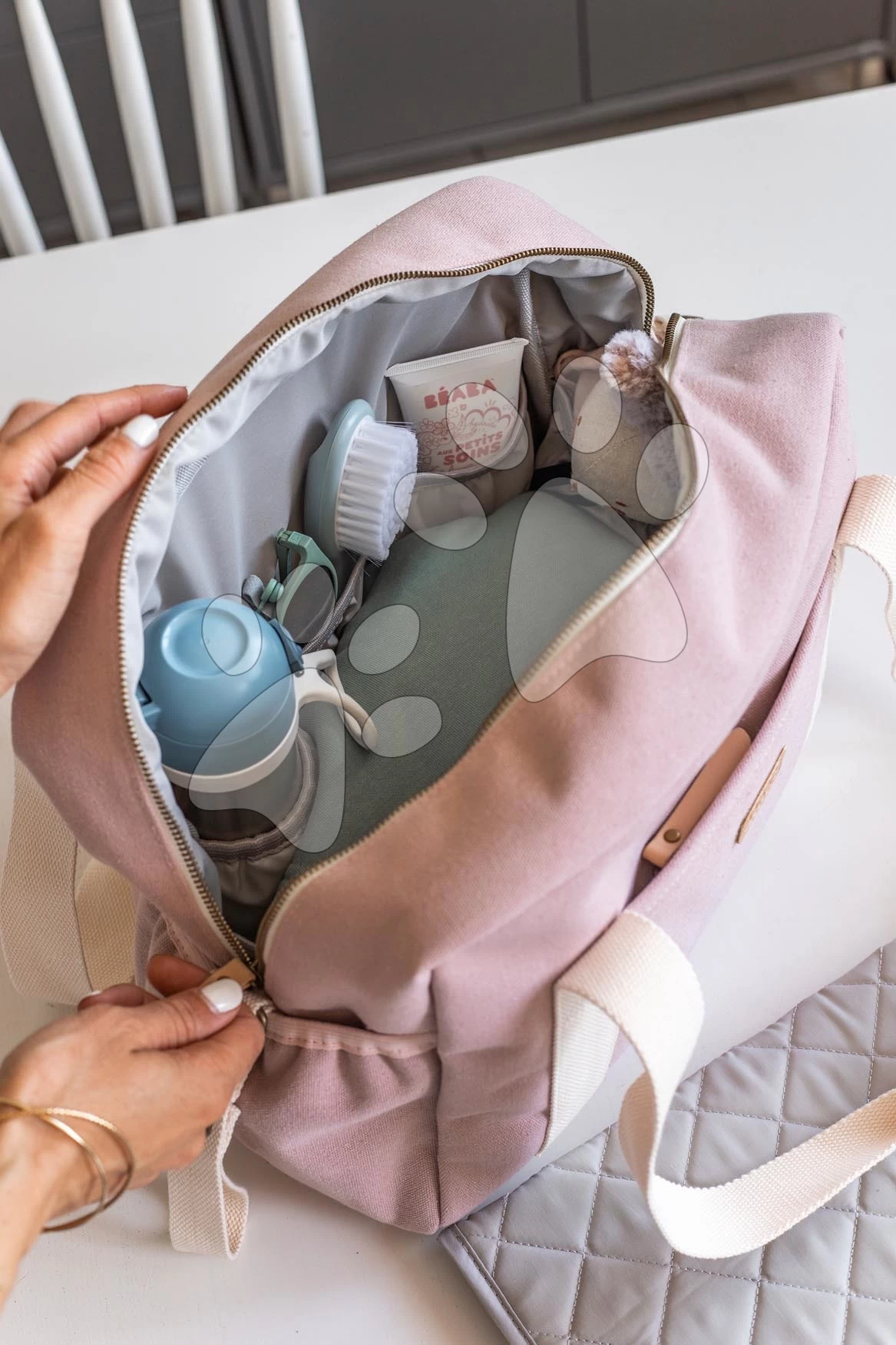 Wickeltasche Für Den Kinderwagen Paris Beaba Rose Mit Zubehör Rosa BE940297