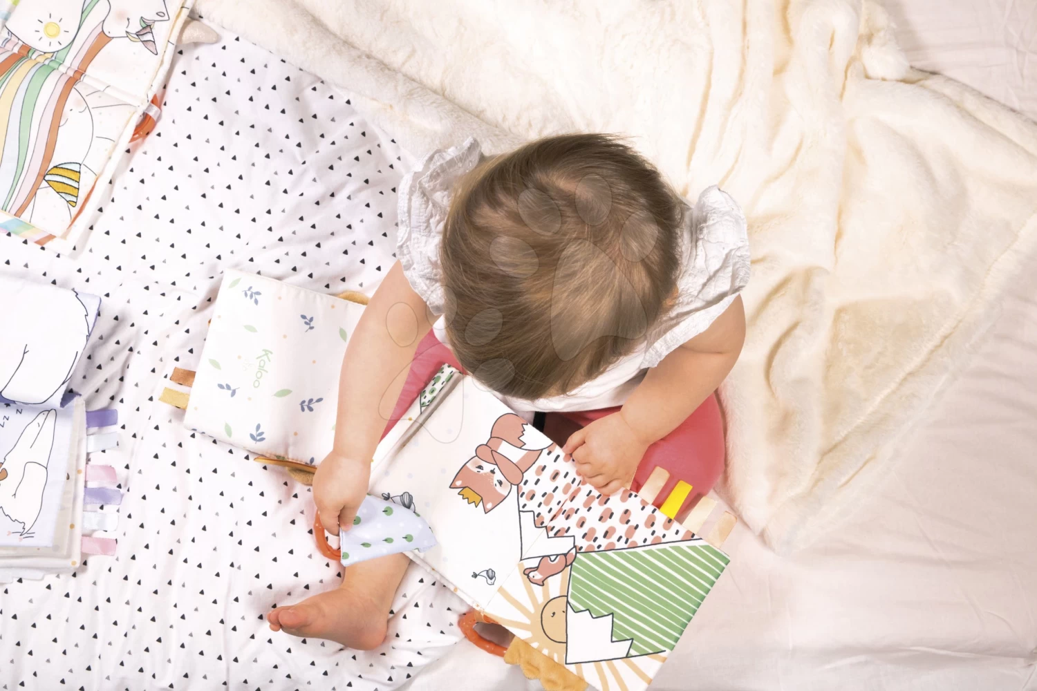 Textilbuch Einhorn The Happy Unicorn Activity Book Kaloo Mit Einem Ring Für Die Kleinsten Ab 0 Monaten – Bild 2